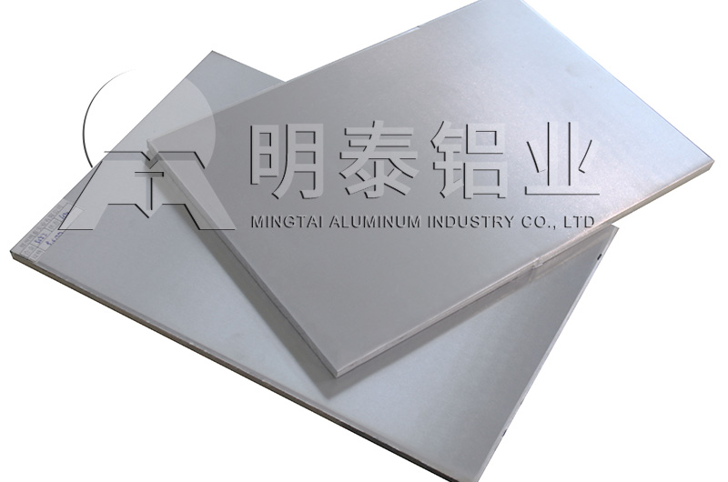 汽车后备箱盖用精东传媒旧版免费版入口